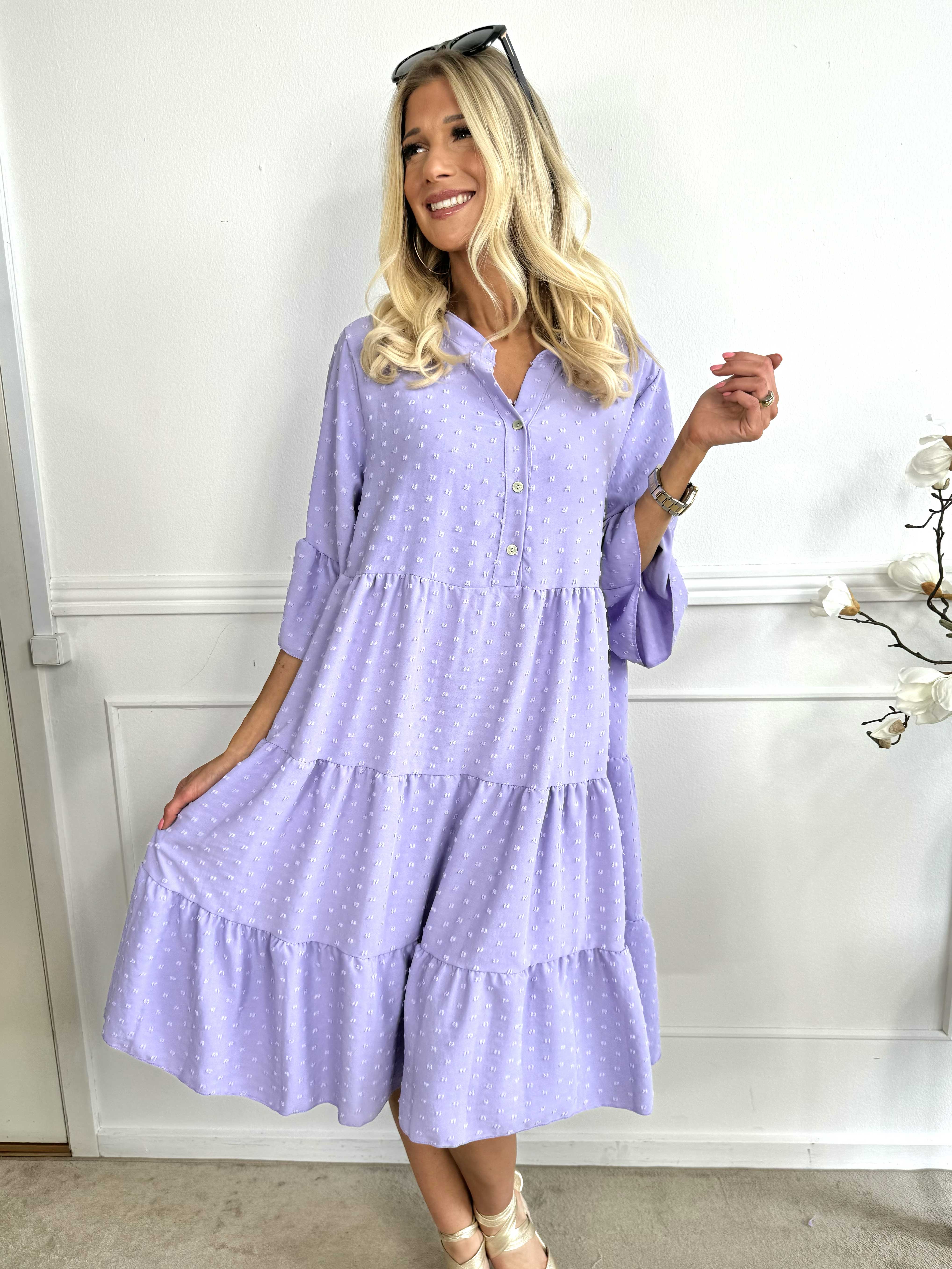 Amanda - Feminin kjole med søde ærmer